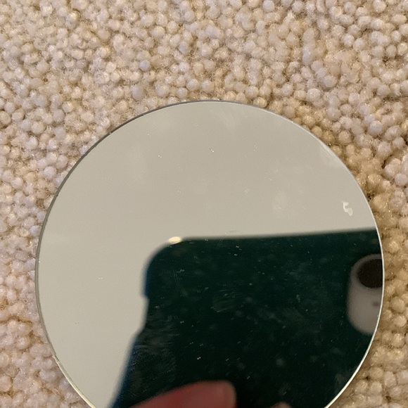 FREE w/ bundle circle magnified handheld mirror - Picture 3 of 4